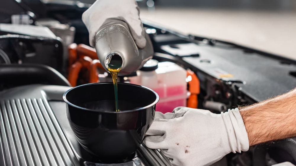 How Much Is A Rolls Royce Oil Change: Expert Cost Analysis